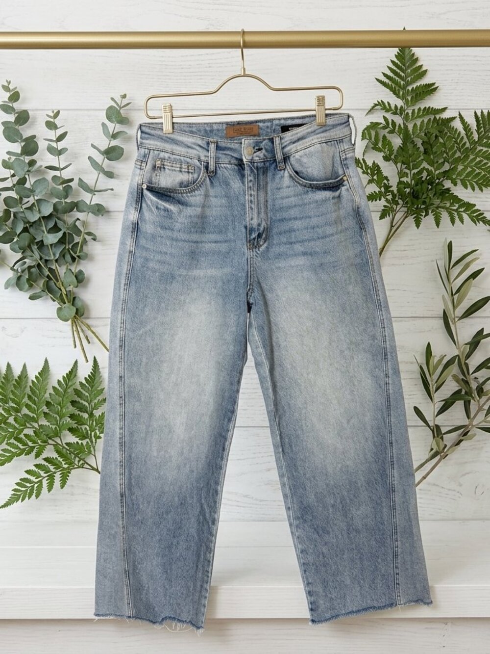 JUDY BLUE Jeans 5/27 Baggy Denim Wide Leg Stretch Light Wash Whiskered Raw Hem